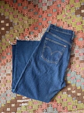 Levis Ribcage Straight Raw Hem Jeans